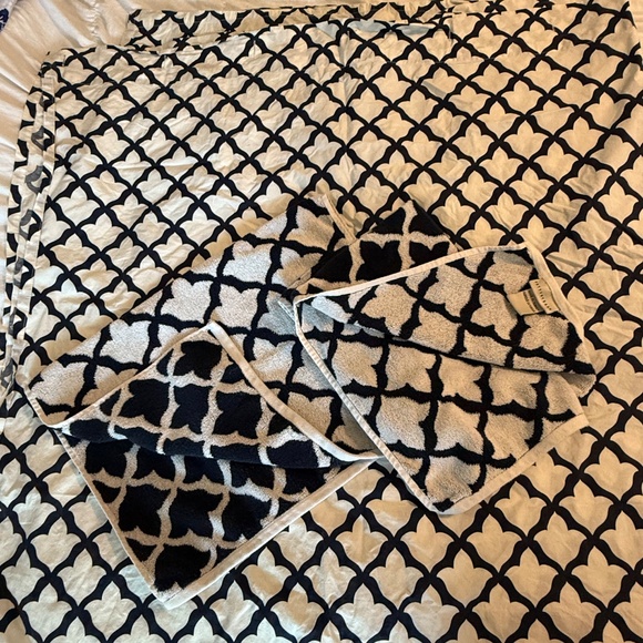 Pottery Barn Navy Blue & Cream Trellis Set | Shower Curtain + Two Hand Towels - Picture 2 of 8